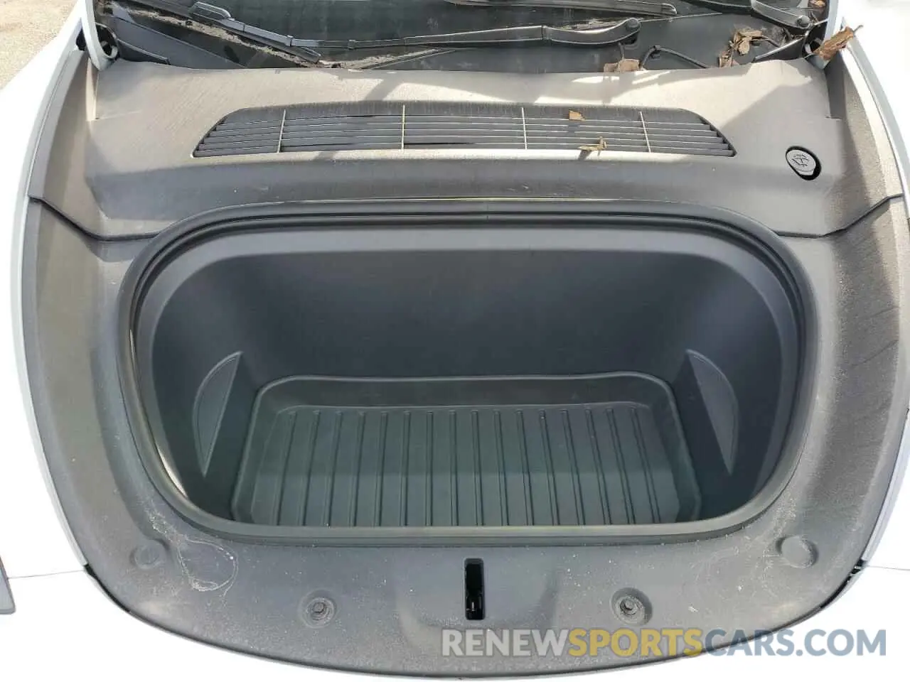 12 Photograph of a damaged car 7SAYGDEF7NF465731 TESLA MODEL Y 2022