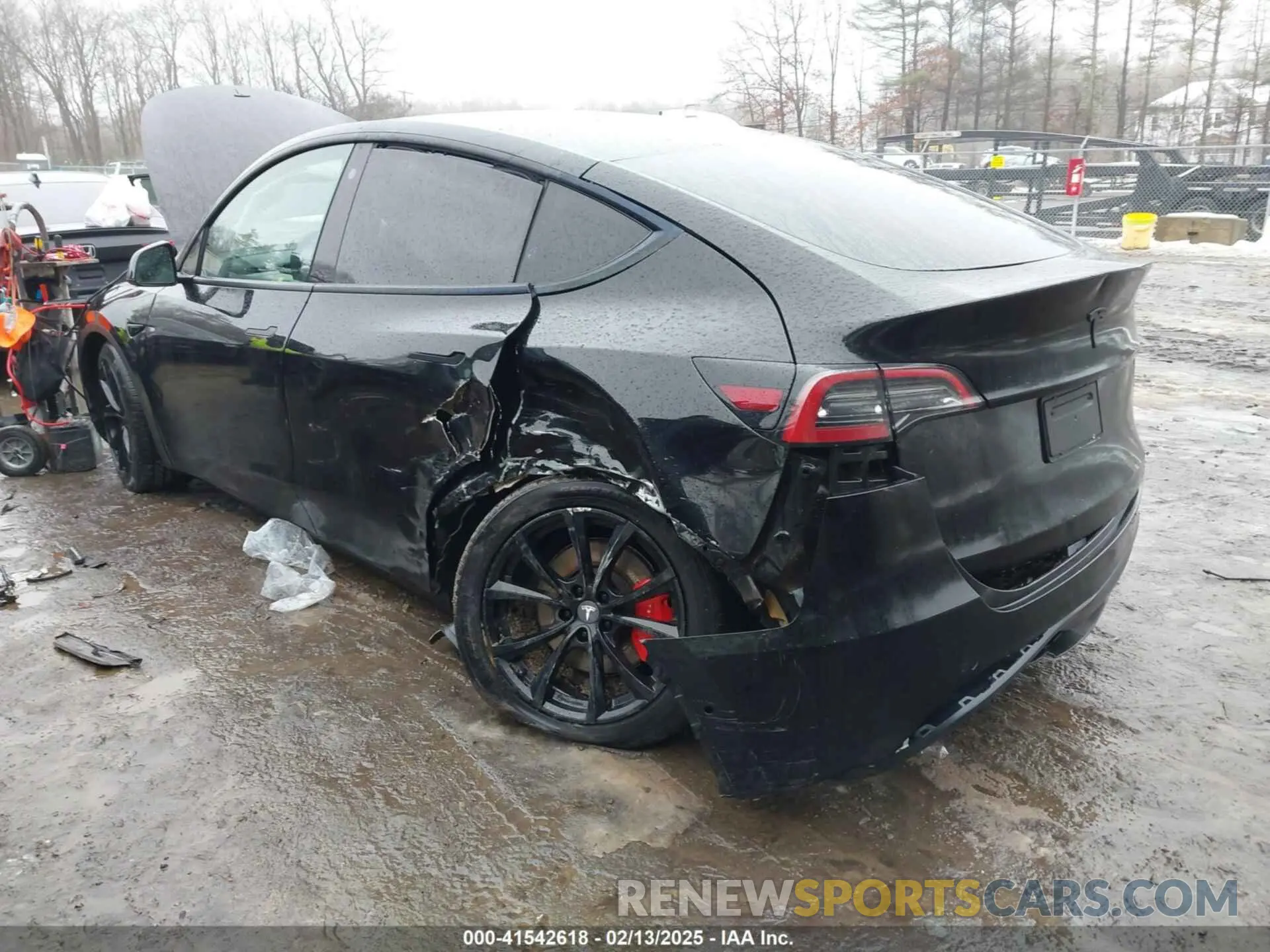 3 Photograph of a damaged car 7SAYGDEF7NF466135 TESLA MODEL Y 2022