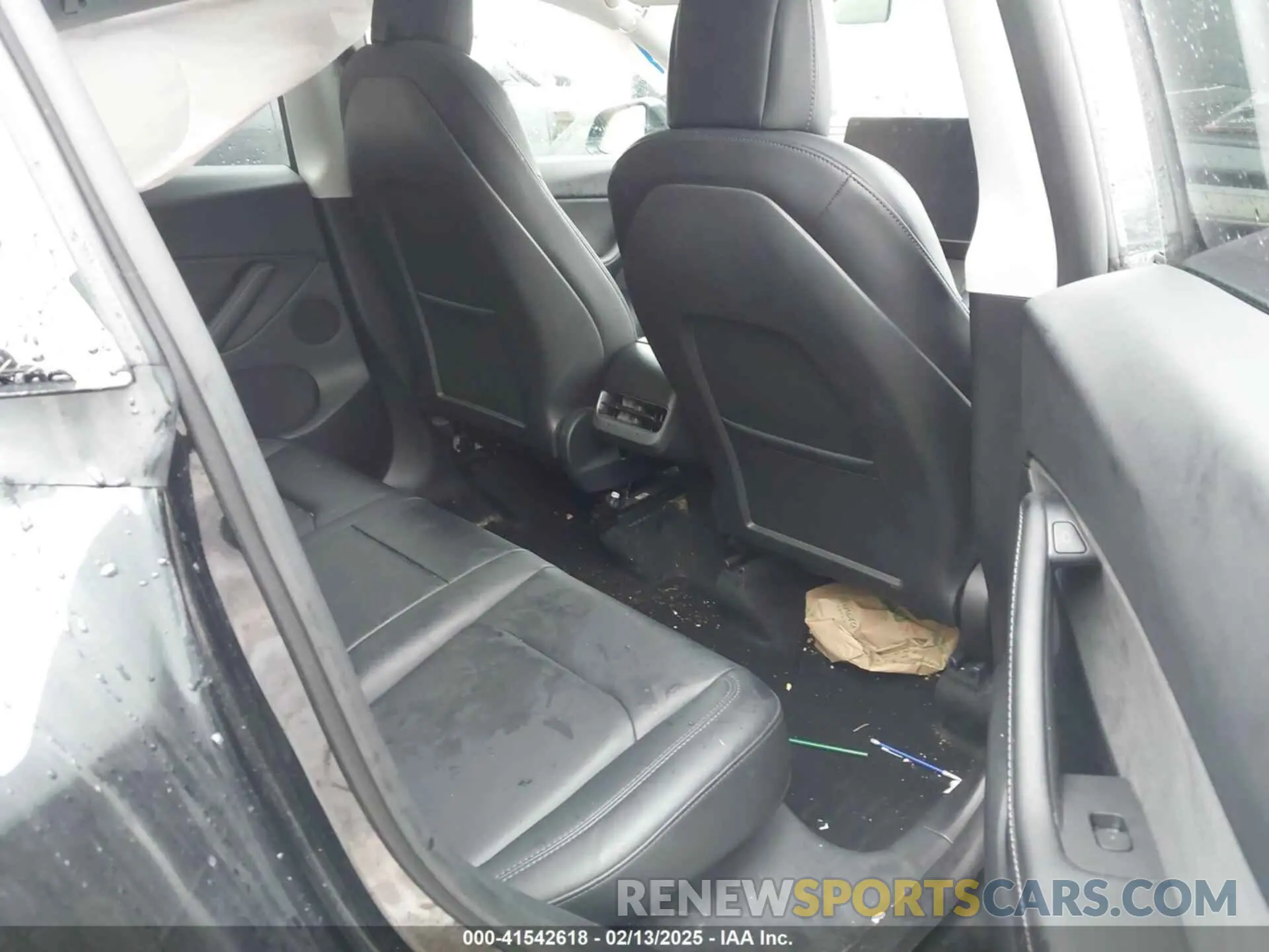 8 Photograph of a damaged car 7SAYGDEF7NF466135 TESLA MODEL Y 2022
