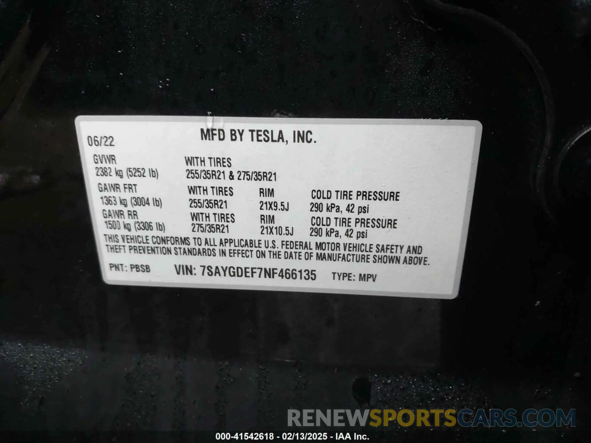 9 Photograph of a damaged car 7SAYGDEF7NF466135 TESLA MODEL Y 2022