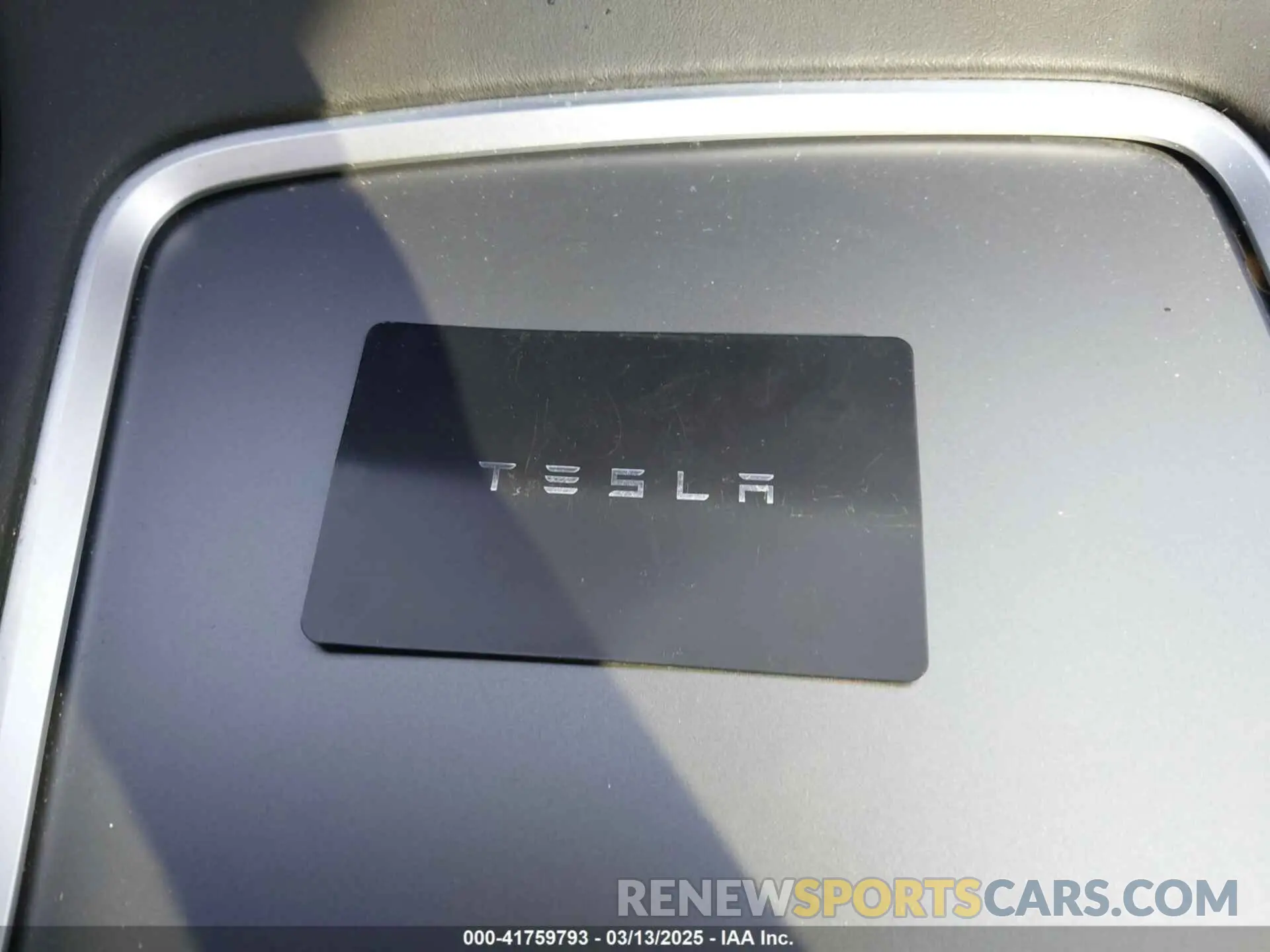 11 Photograph of a damaged car 7SAYGDEF7NF497076 TESLA MODEL Y 2022