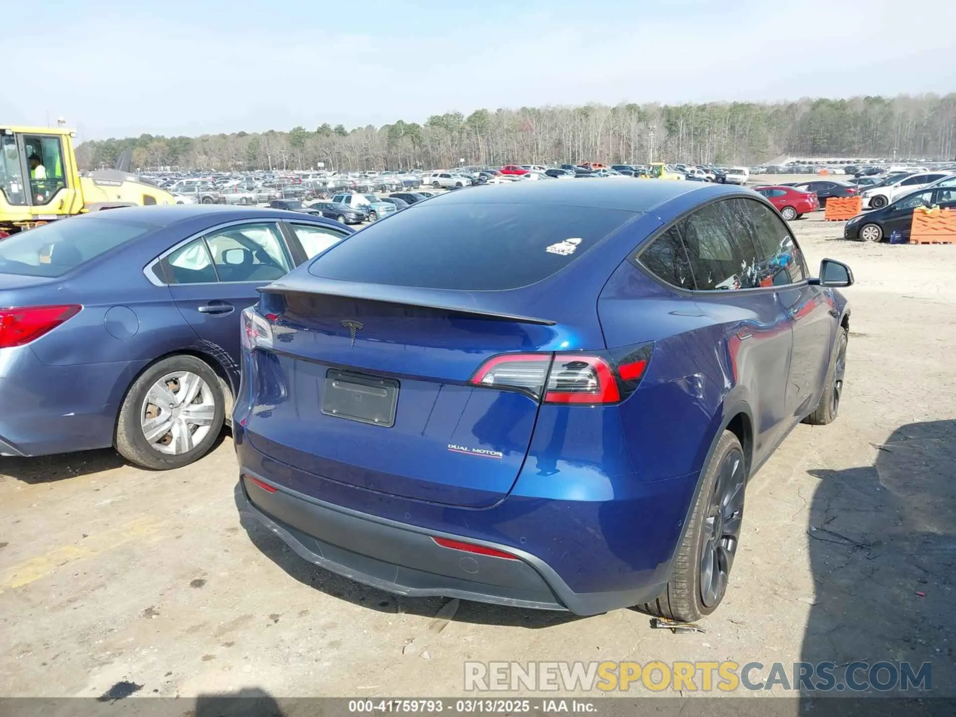 4 Photograph of a damaged car 7SAYGDEF7NF497076 TESLA MODEL Y 2022