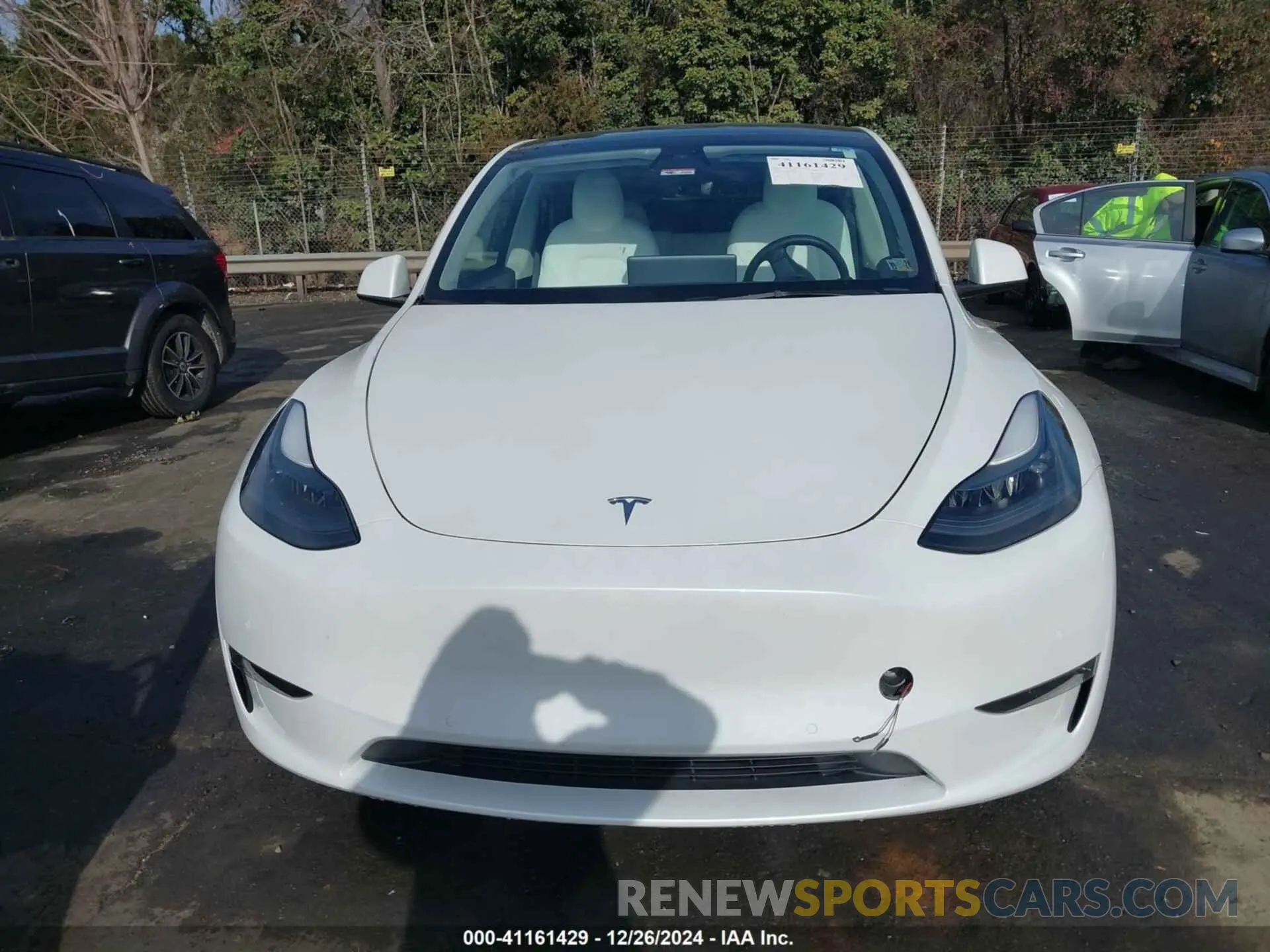 11 Photograph of a damaged car 7SAYGDEF7NF548818 TESLA MODEL Y 2022
