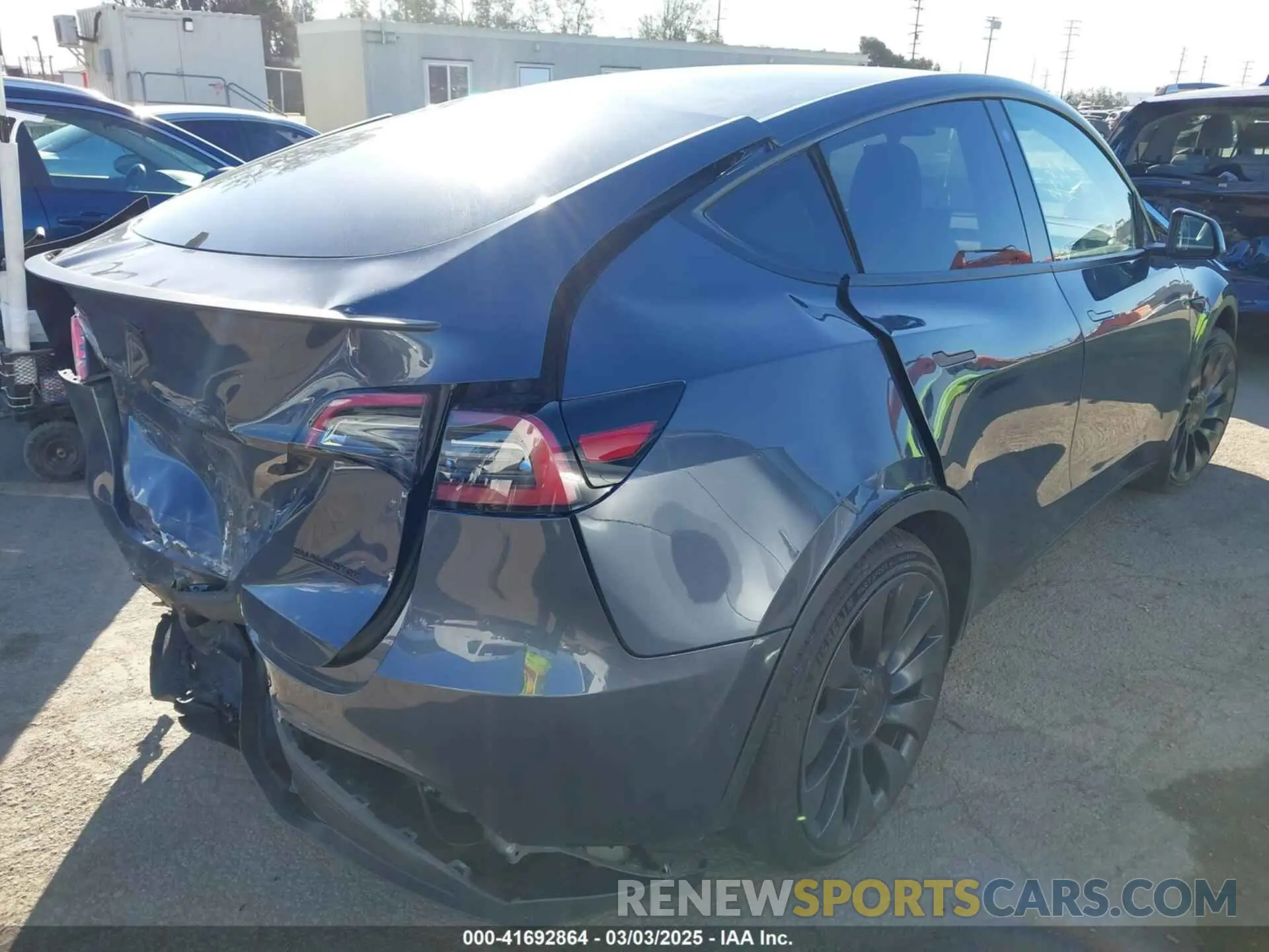 4 Фотография поврежденного автомобиля 7SAYGDEF7NF562895 TESLA MODEL Y 2022