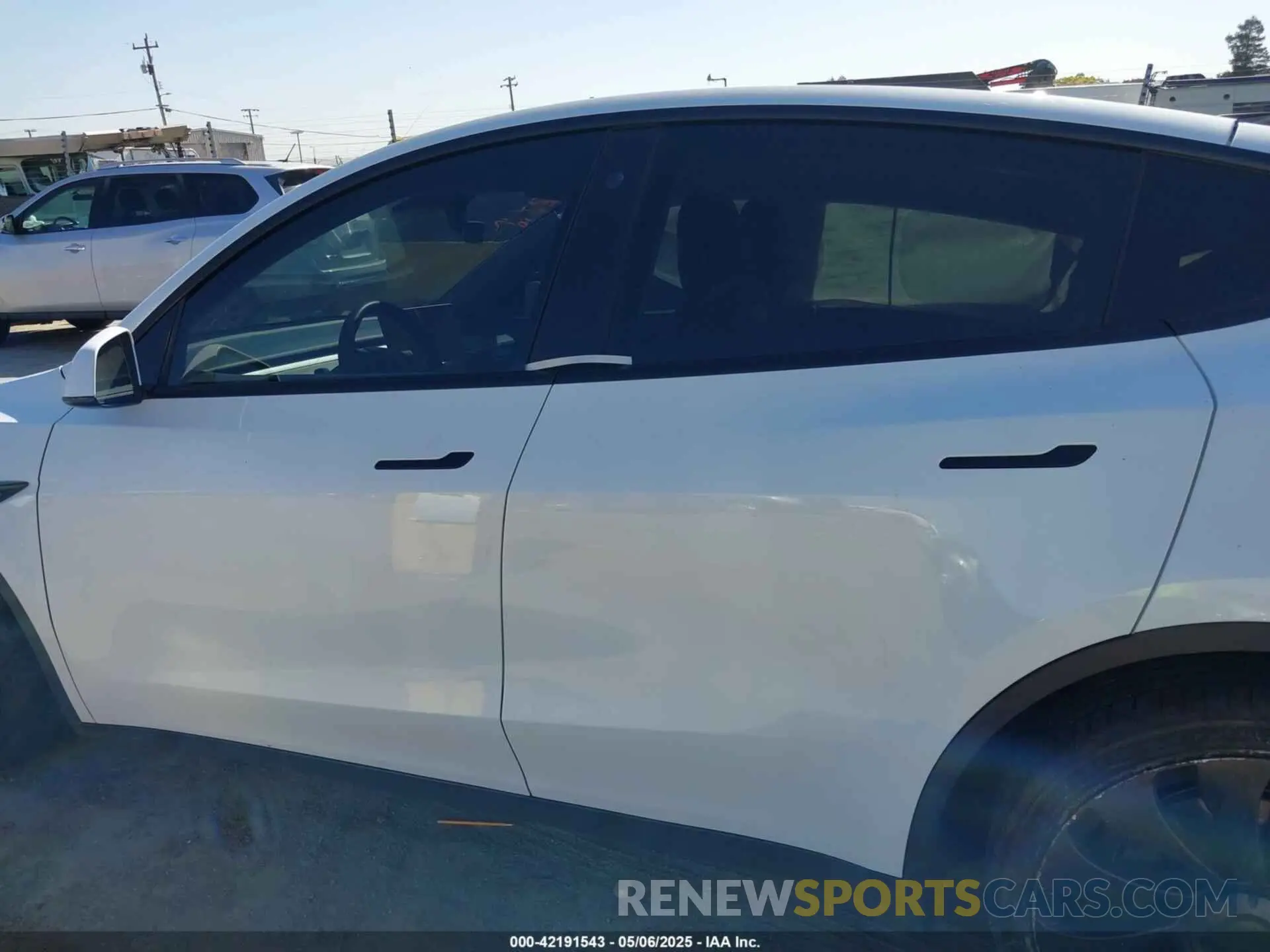 14 Photograph of a damaged car 7SAYGDEF8NF320293 TESLA MODEL Y 2022