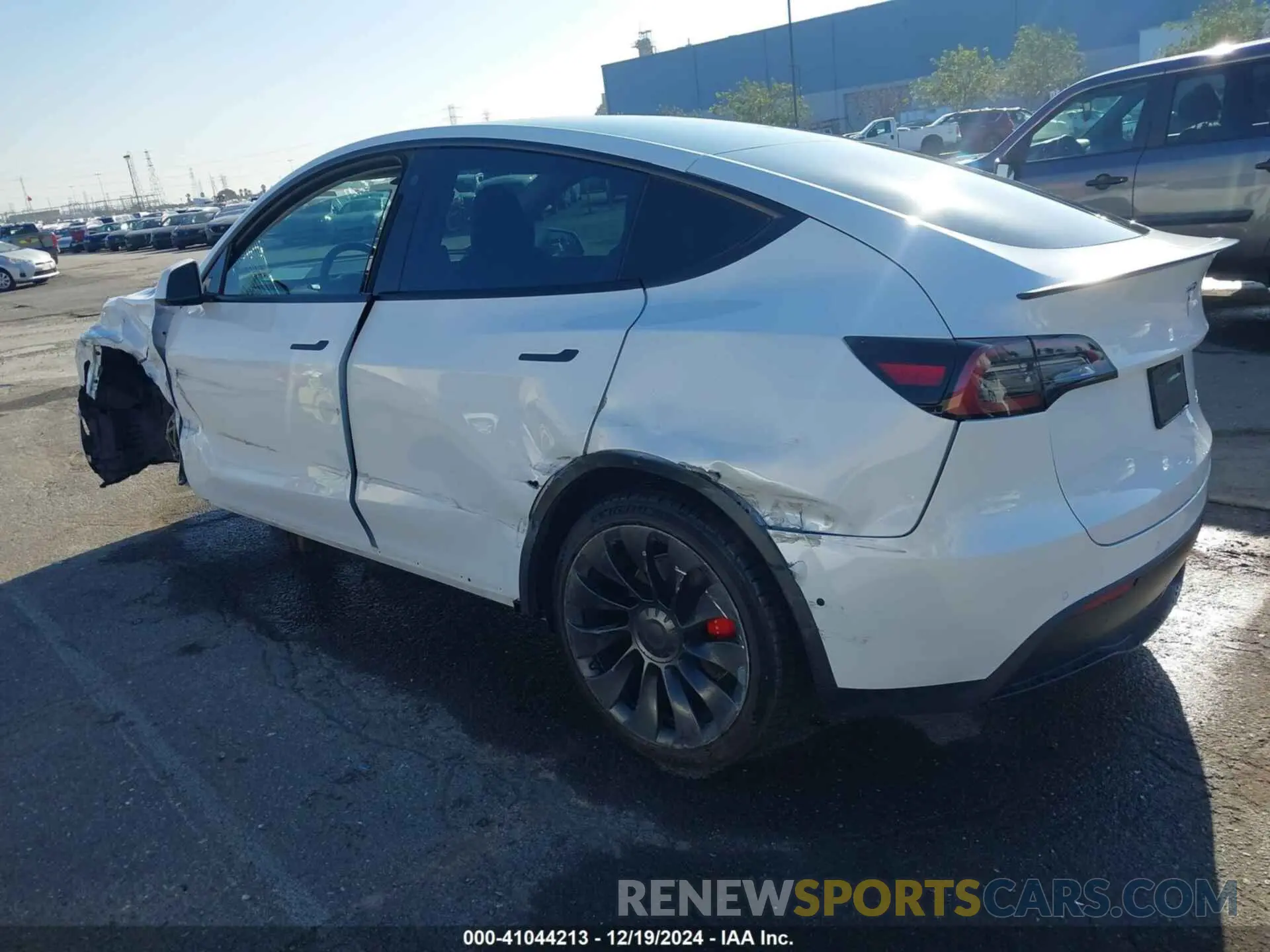 3 Photograph of a damaged car 7SAYGDEF8NF358011 TESLA MODEL Y 2022