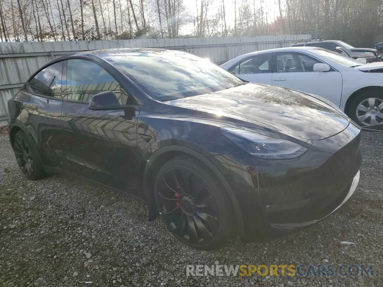 4 Photograph of a damaged car 7SAYGDEF8NF397150 TESLA MODEL Y 2022