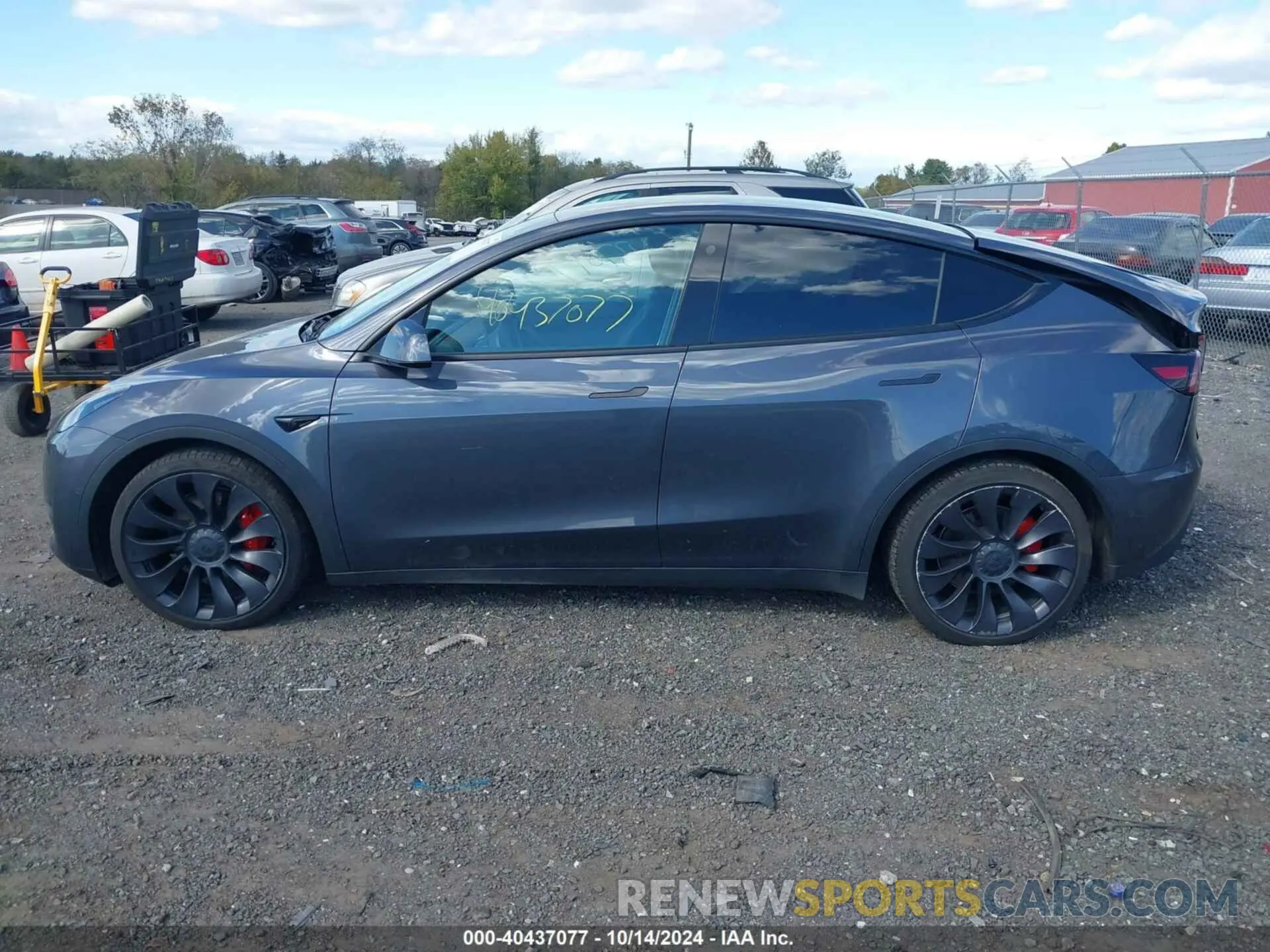 14 Photograph of a damaged car 7SAYGDEF8NF467407 TESLA MODEL Y 2022