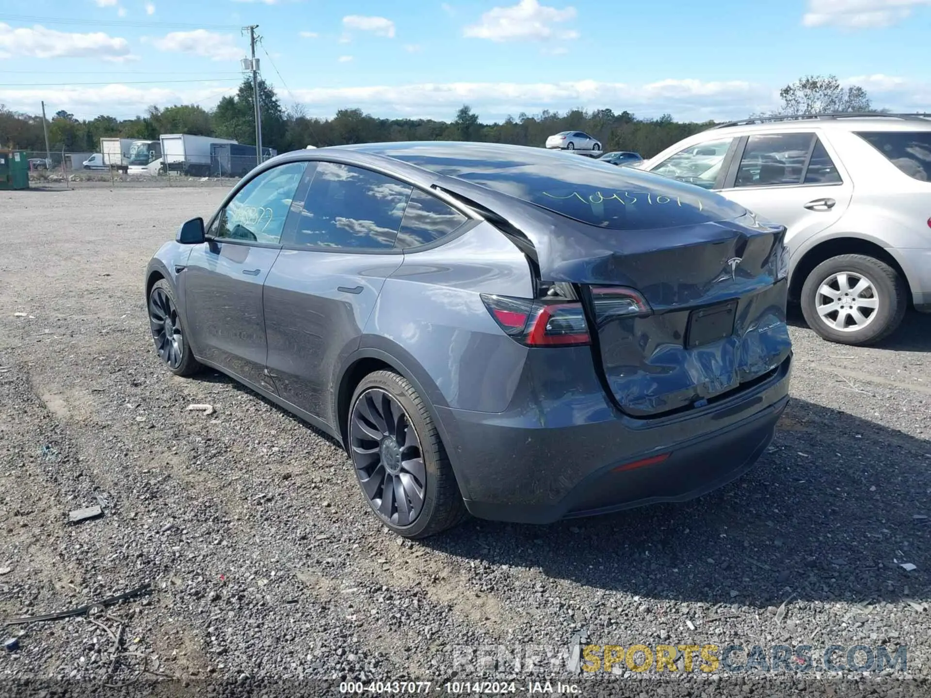 3 Photograph of a damaged car 7SAYGDEF8NF467407 TESLA MODEL Y 2022