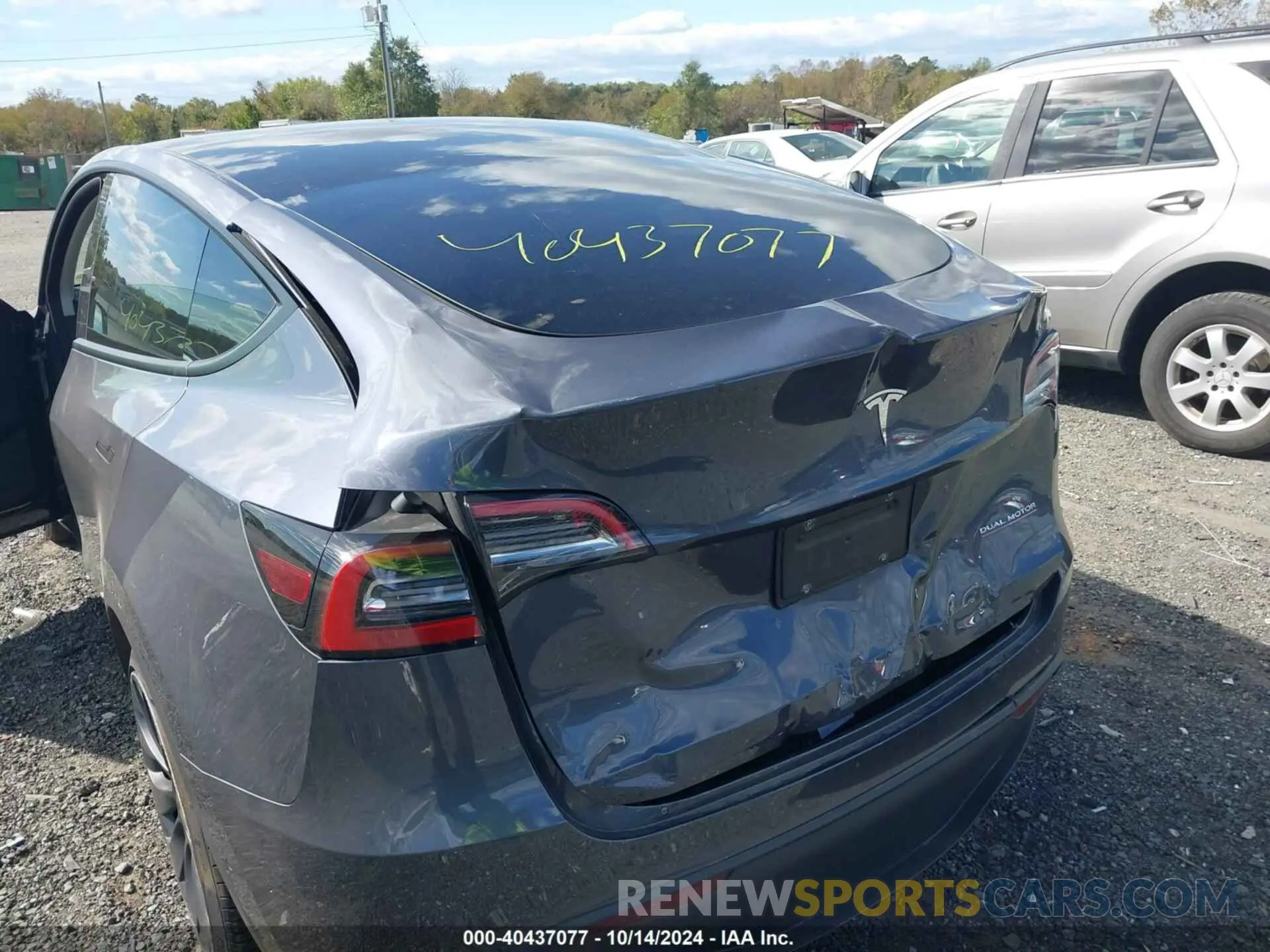 6 Photograph of a damaged car 7SAYGDEF8NF467407 TESLA MODEL Y 2022