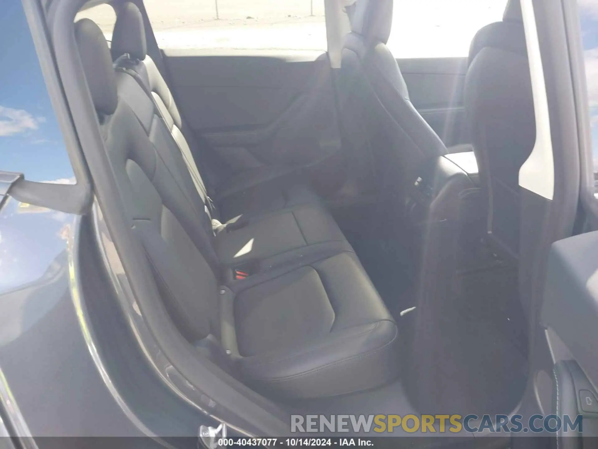 8 Photograph of a damaged car 7SAYGDEF8NF467407 TESLA MODEL Y 2022