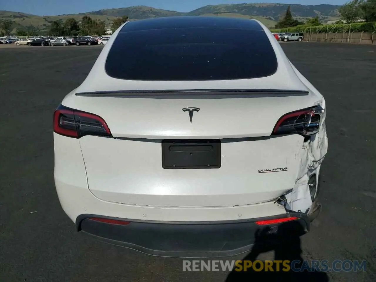 6 Photograph of a damaged car 7SAYGDEF8NF468220 TESLA MODEL Y 2022