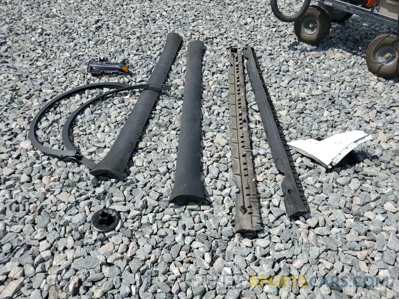 12 Photograph of a damaged car 7SAYGDEF8NF469285 TESLA MODEL Y 2022