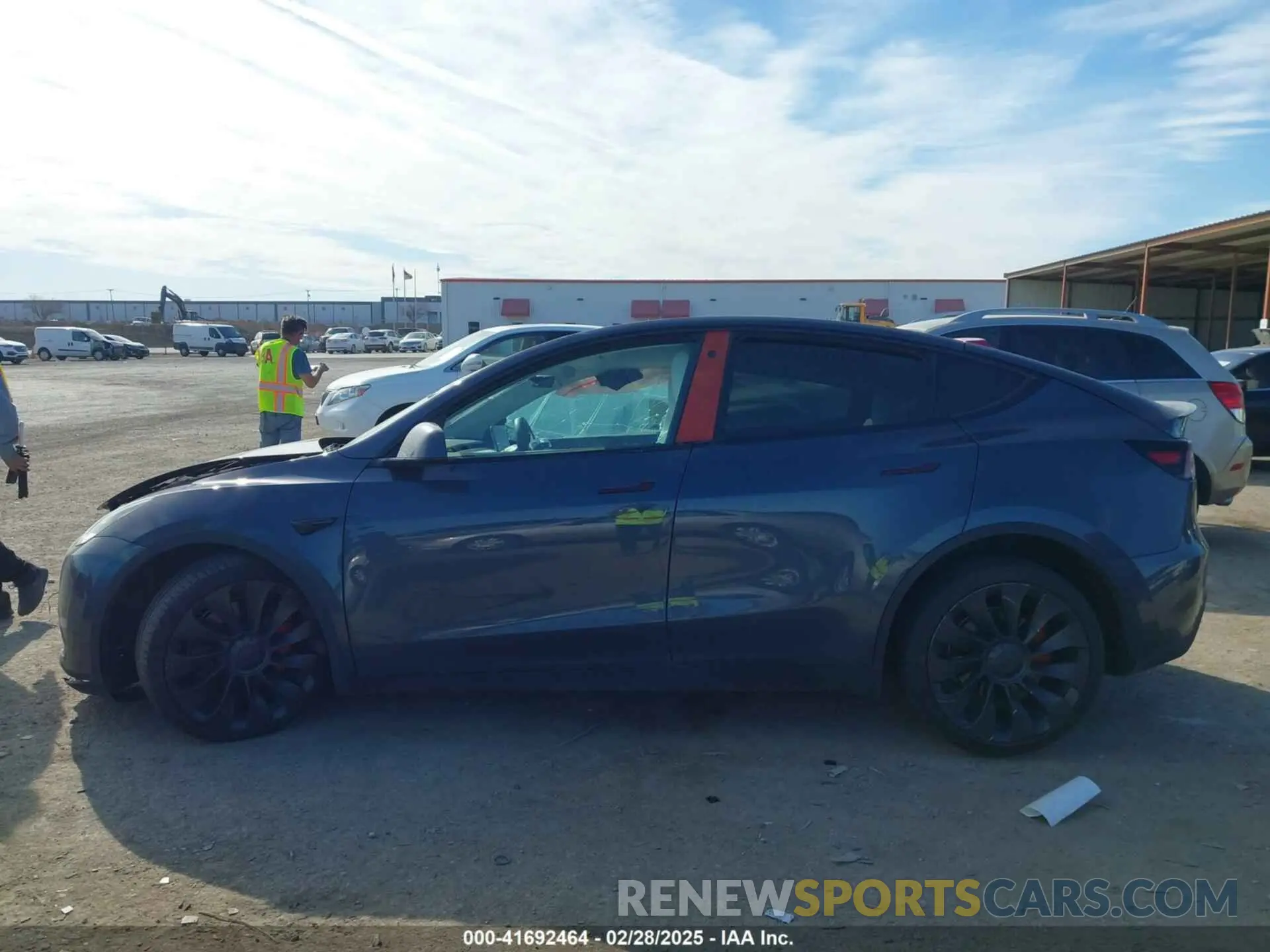 13 Photograph of a damaged car 7SAYGDEF8NF494753 TESLA MODEL Y 2022