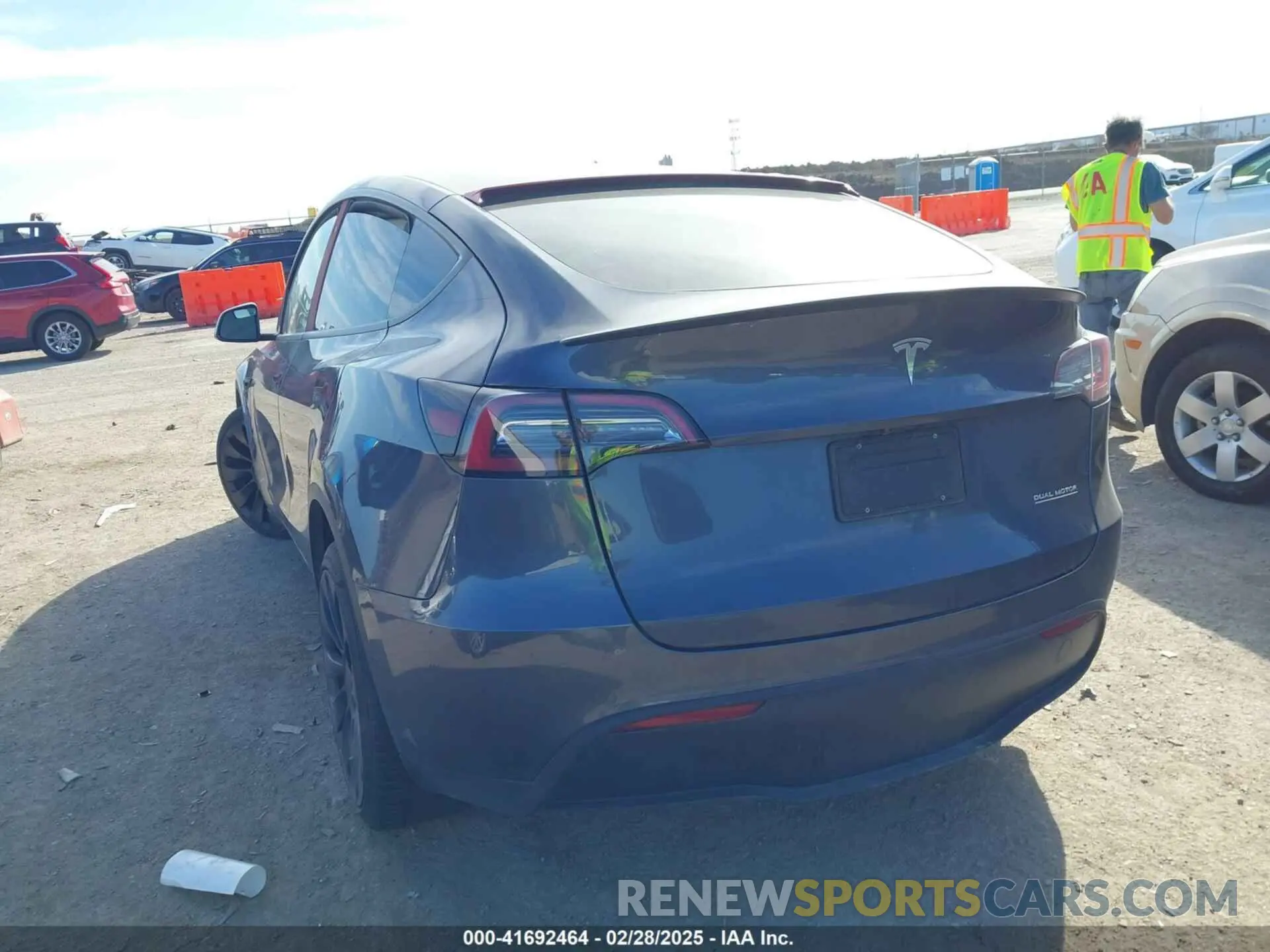 3 Photograph of a damaged car 7SAYGDEF8NF494753 TESLA MODEL Y 2022