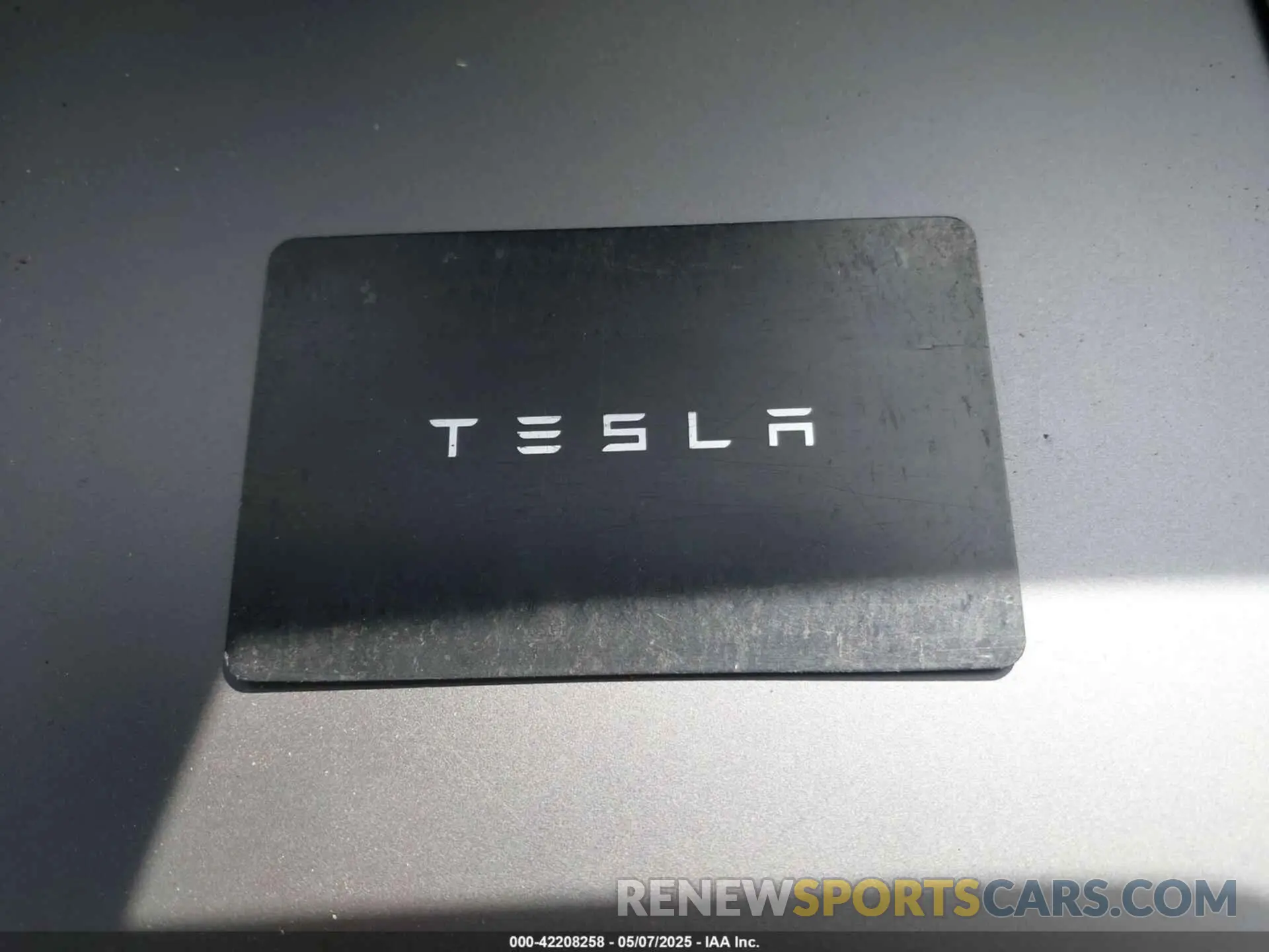 11 Photograph of a damaged car 7SAYGDEF8NF541196 TESLA MODEL Y 2022