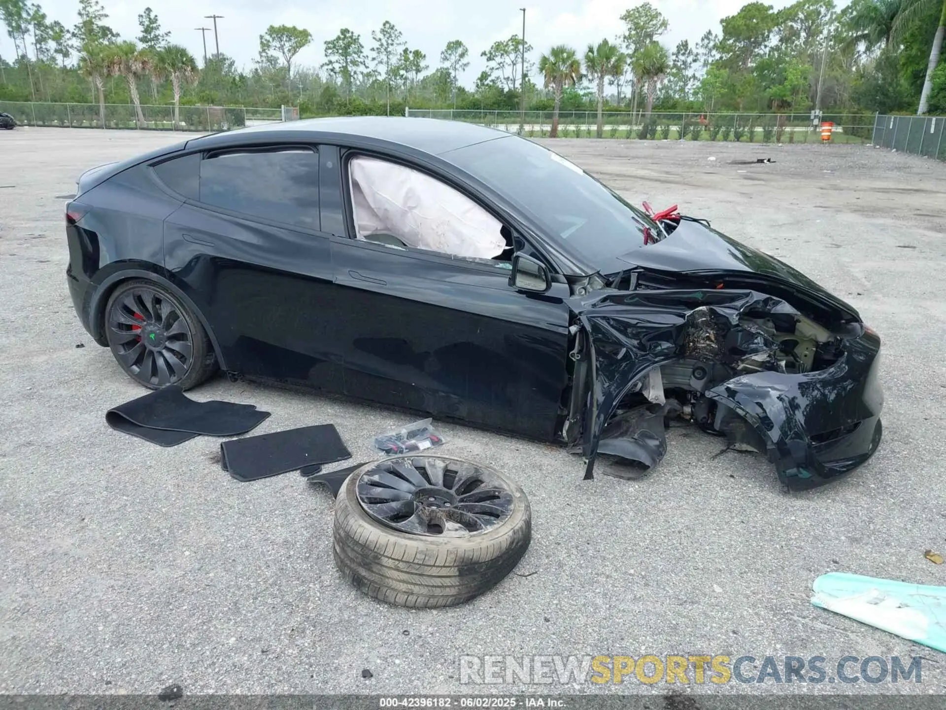 1 Photograph of a damaged car 7SAYGDEF8NF545894 TESLA MODEL Y 2022