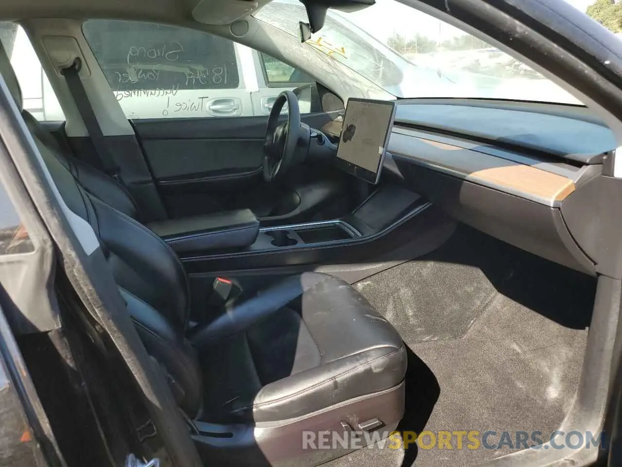 5 Photograph of a damaged car 7SAYGDEF9NF307228 TESLA MODEL Y 2022