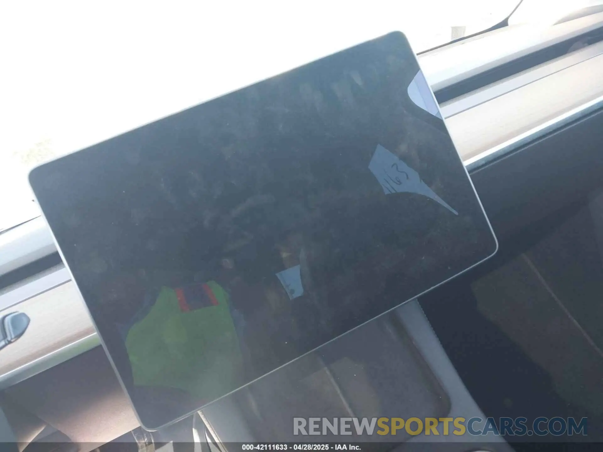 17 Photograph of a damaged car 7SAYGDEF9NF326944 TESLA MODEL Y 2022