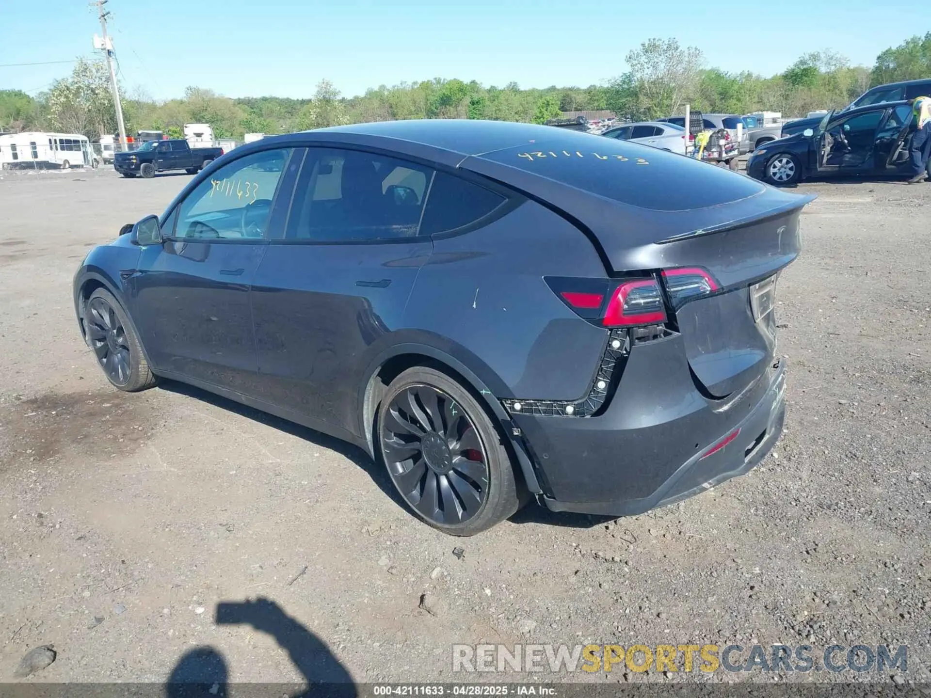 3 Photograph of a damaged car 7SAYGDEF9NF326944 TESLA MODEL Y 2022