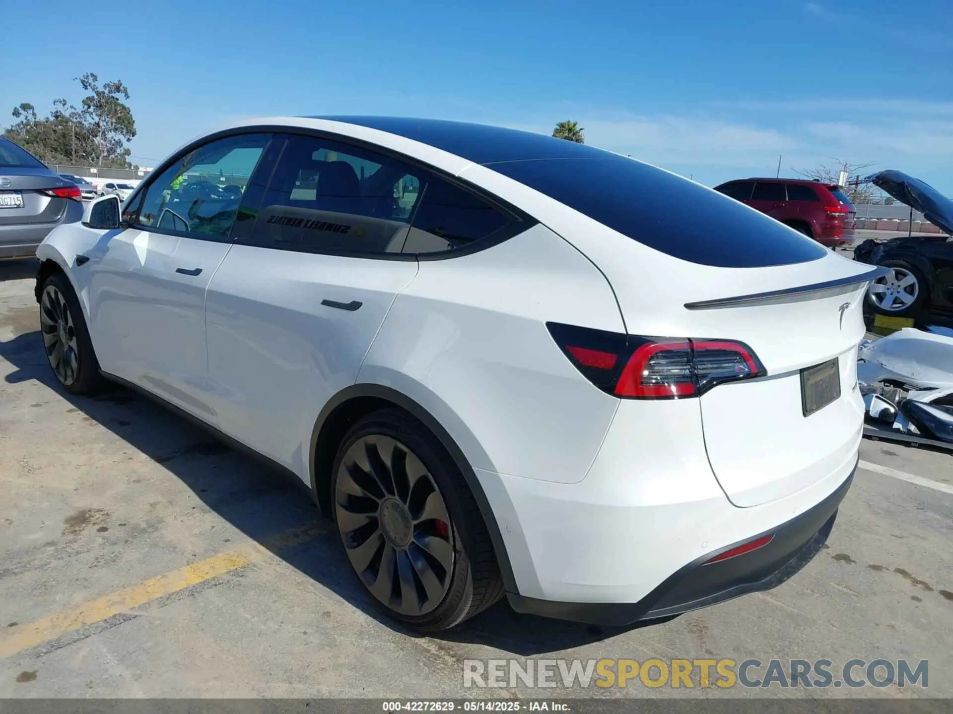 3 Photograph of a damaged car 7SAYGDEF9NF391177 TESLA MODEL Y 2022