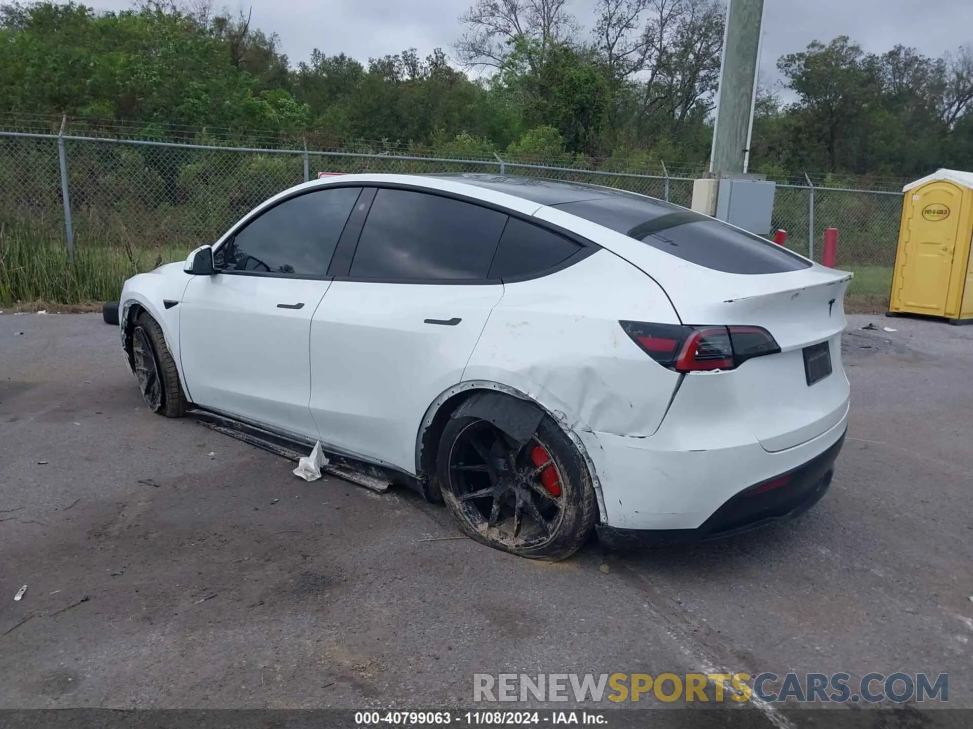 3 Photograph of a damaged car 7SAYGDEF9NF394256 TESLA MODEL Y 2022