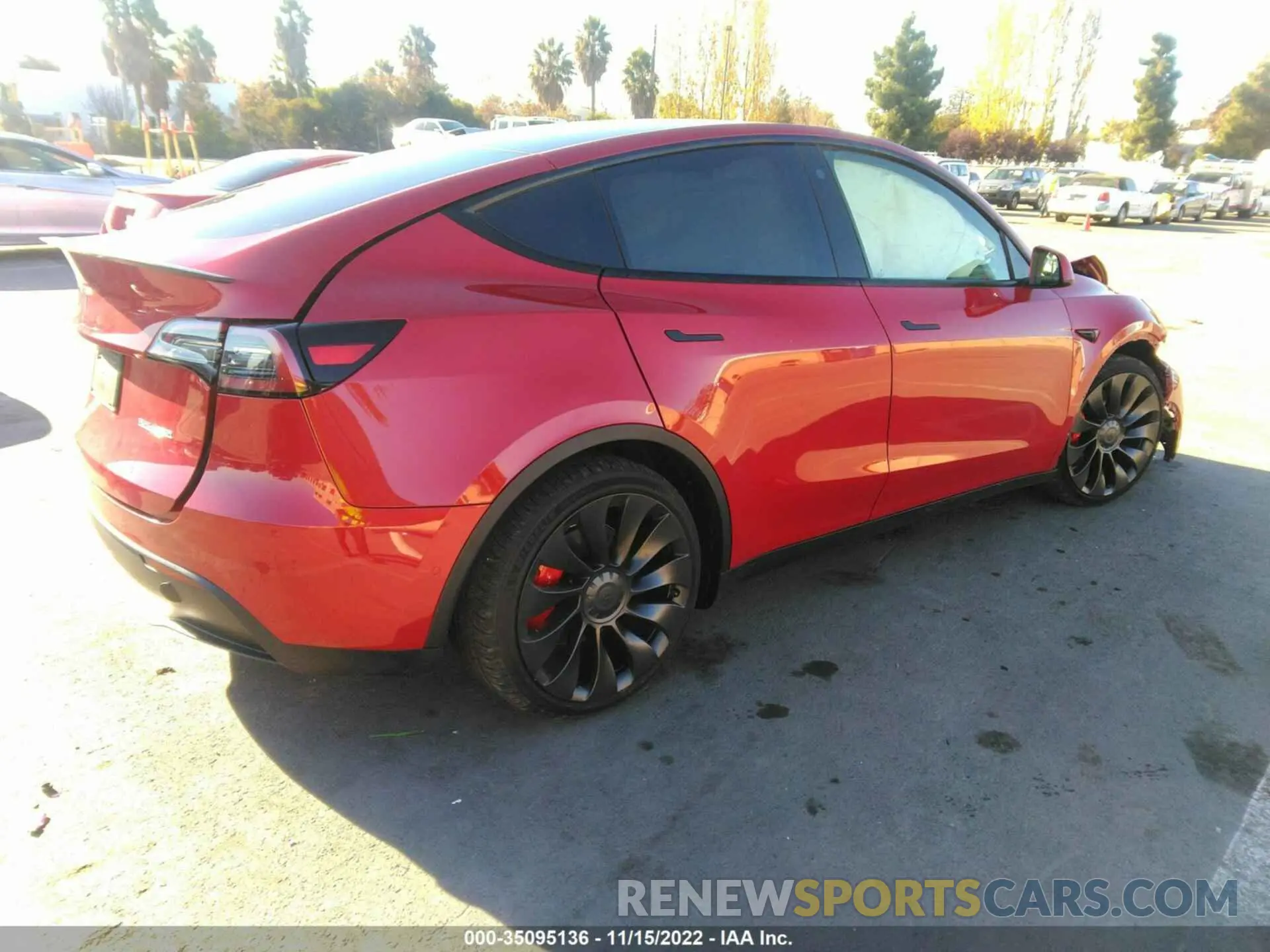 4 Photograph of a damaged car 7SAYGDEF9NF398307 TESLA MODEL Y 2022