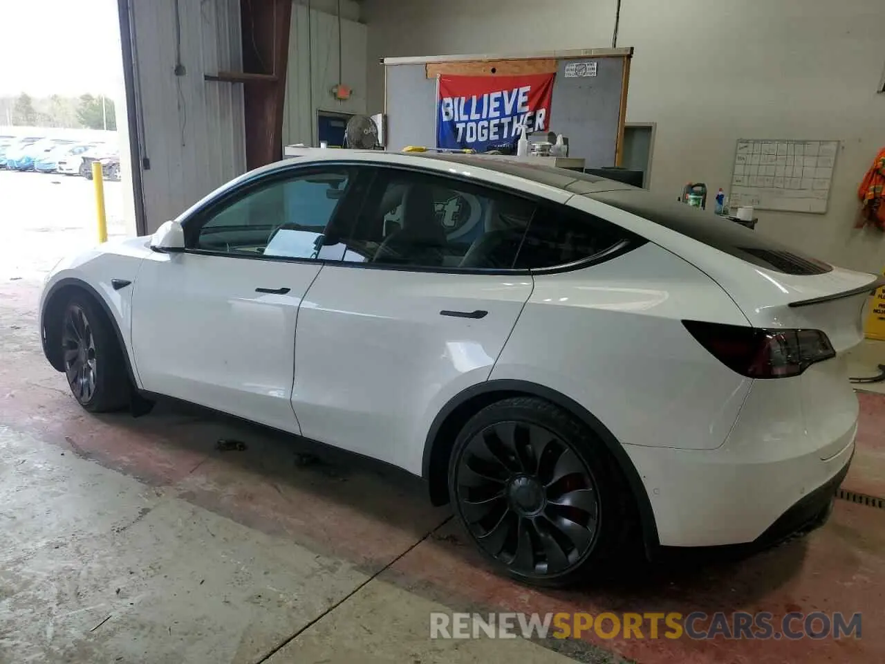 2 Photograph of a damaged car 7SAYGDEF9NF405370 TESLA MODEL Y 2022