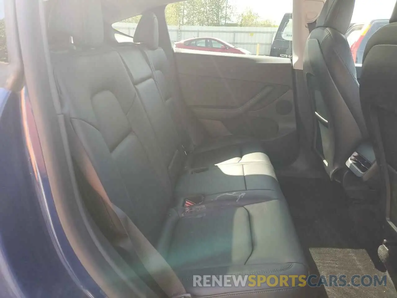 11 Photograph of a damaged car 7SAYGDEF9NF405837 TESLA MODEL Y 2022