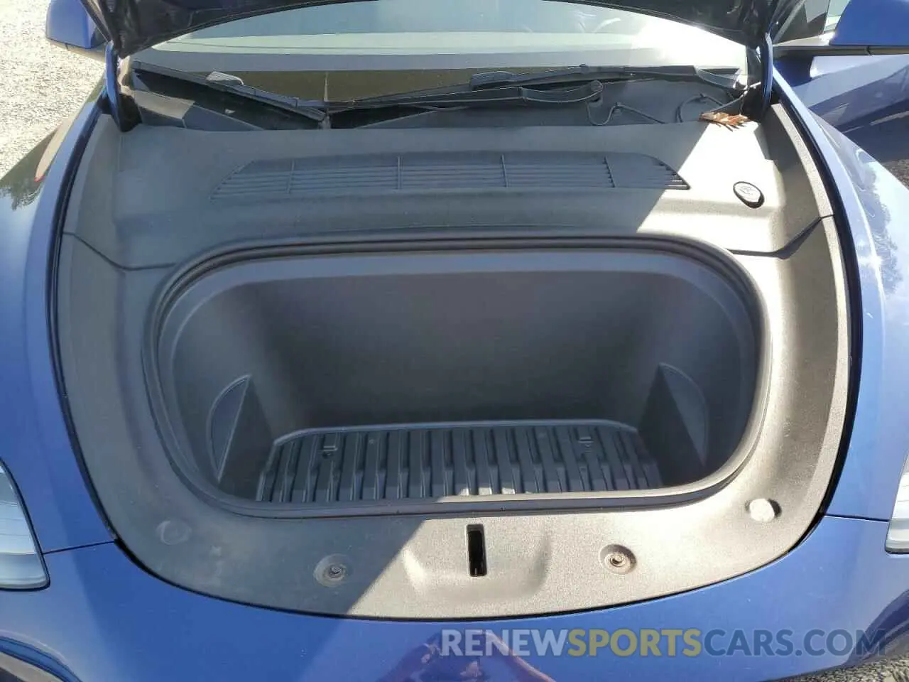 12 Photograph of a damaged car 7SAYGDEF9NF405837 TESLA MODEL Y 2022