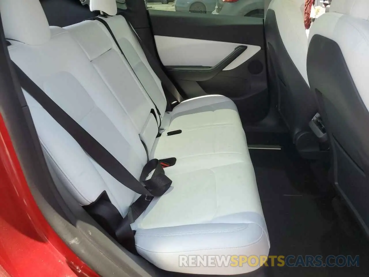 10 Photograph of a damaged car 7SAYGDEF9NF510183 TESLA MODEL Y 2022