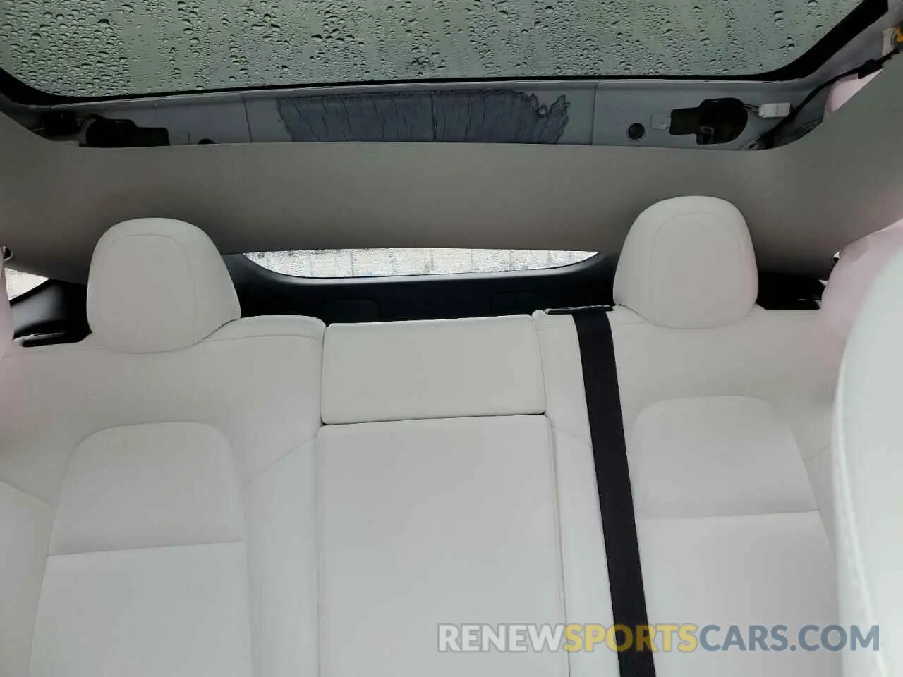 10 Photograph of a damaged car 7SAYGDEF9NF523483 TESLA MODEL Y 2022