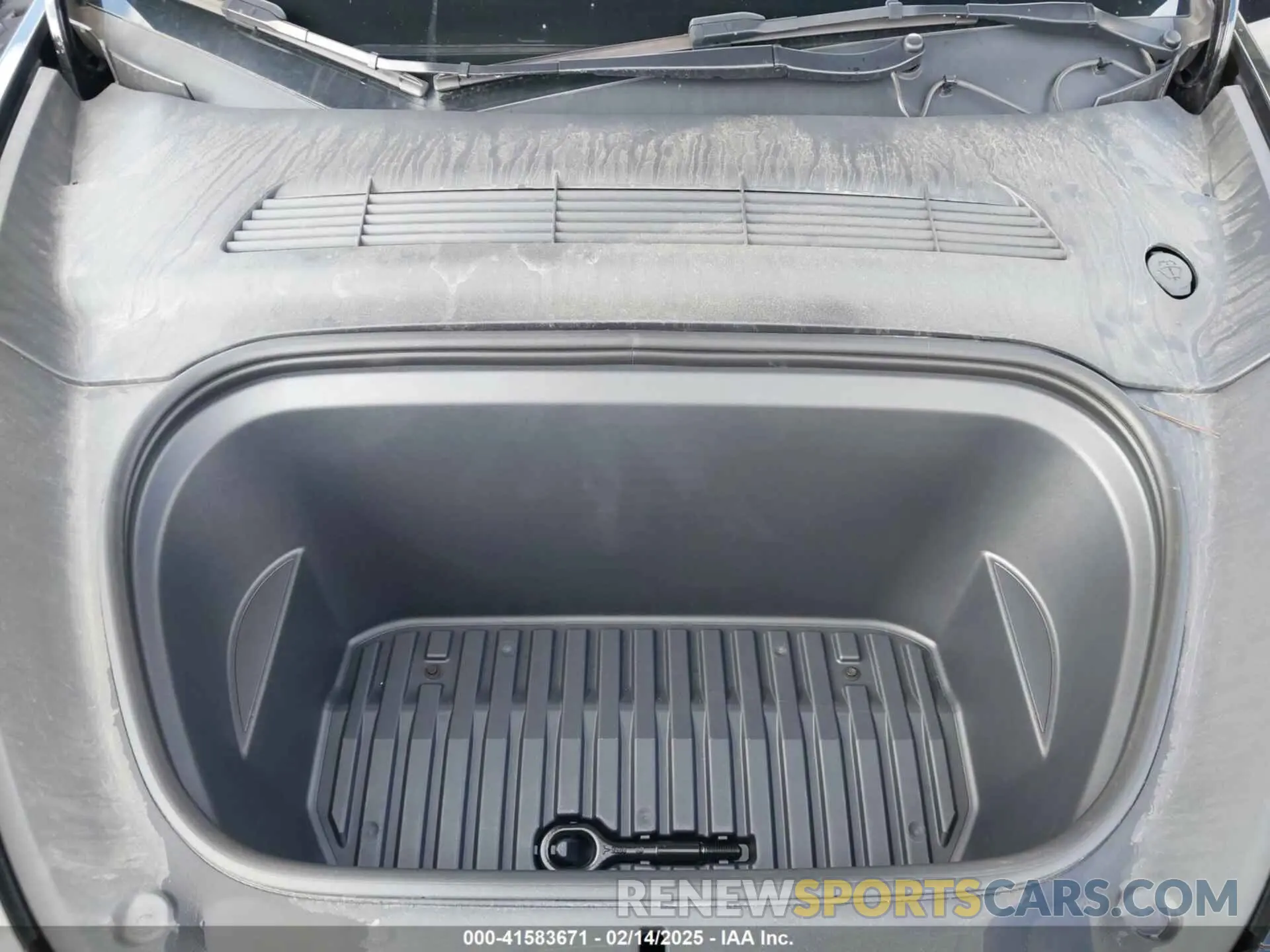 10 Photograph of a damaged car 7SAYGDEF9NF532880 TESLA MODEL Y 2022