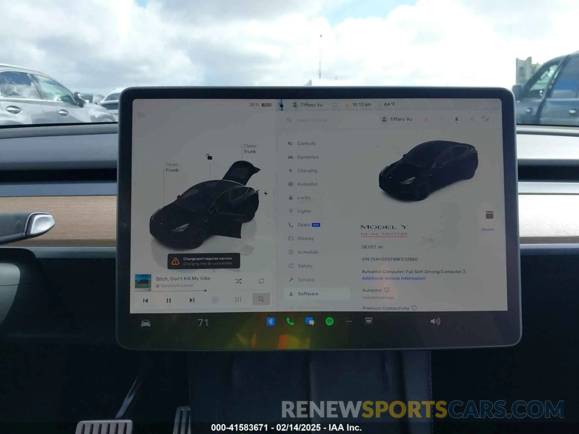 19 Photograph of a damaged car 7SAYGDEF9NF532880 TESLA MODEL Y 2022