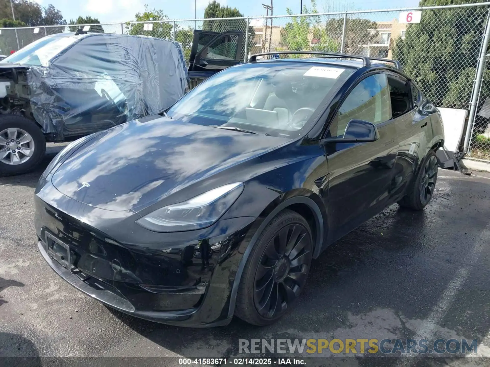 2 Photograph of a damaged car 7SAYGDEF9NF532880 TESLA MODEL Y 2022