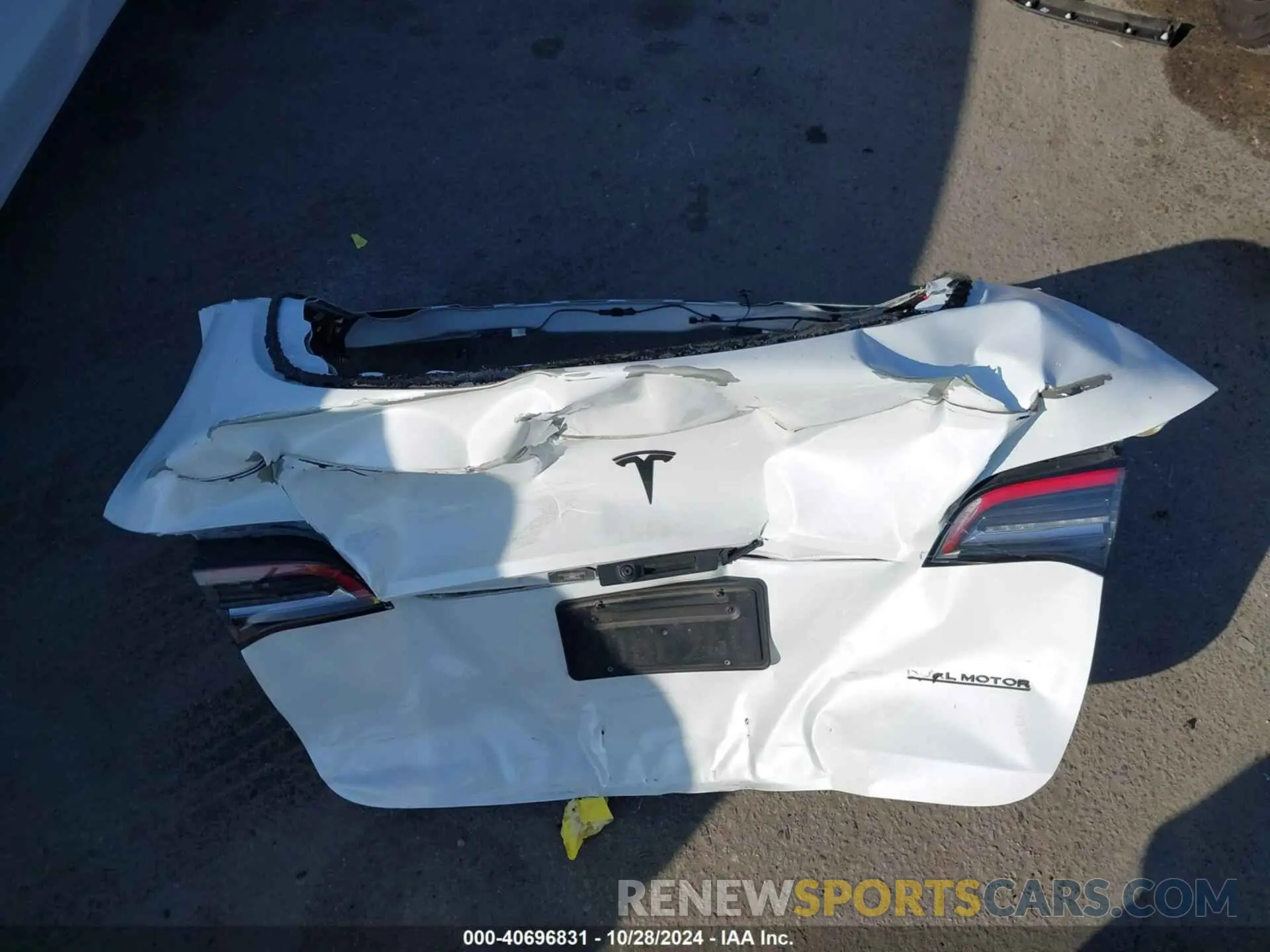 10 Photograph of a damaged car 7SAYGDEF9NF536623 TESLA MODEL Y 2022