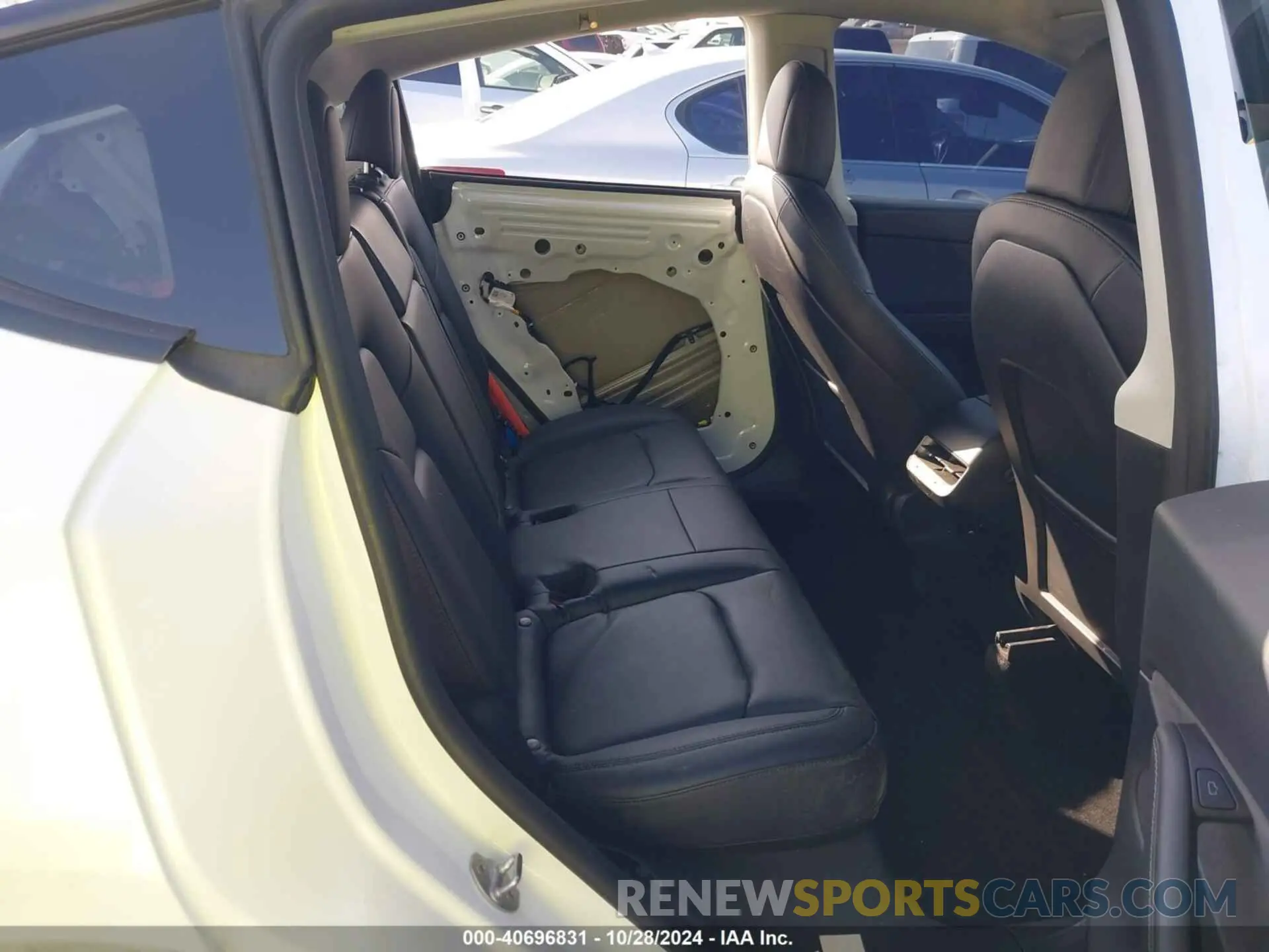 7 Photograph of a damaged car 7SAYGDEF9NF536623 TESLA MODEL Y 2022