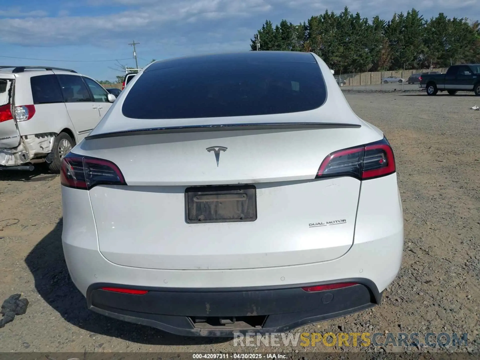16 Фотография поврежденного автомобиля 7SAYGDEF9NF542745 TESLA MODEL Y 2022