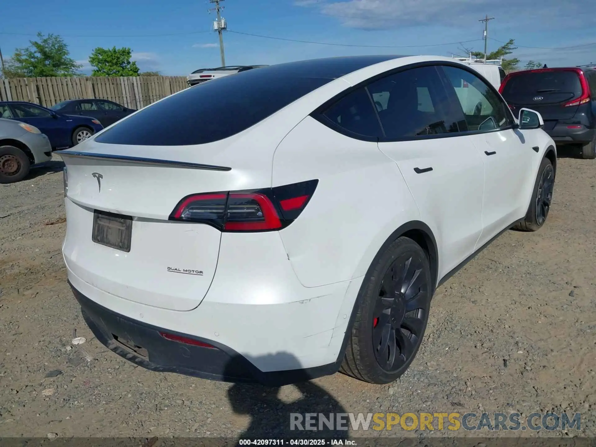 4 Фотография поврежденного автомобиля 7SAYGDEF9NF542745 TESLA MODEL Y 2022