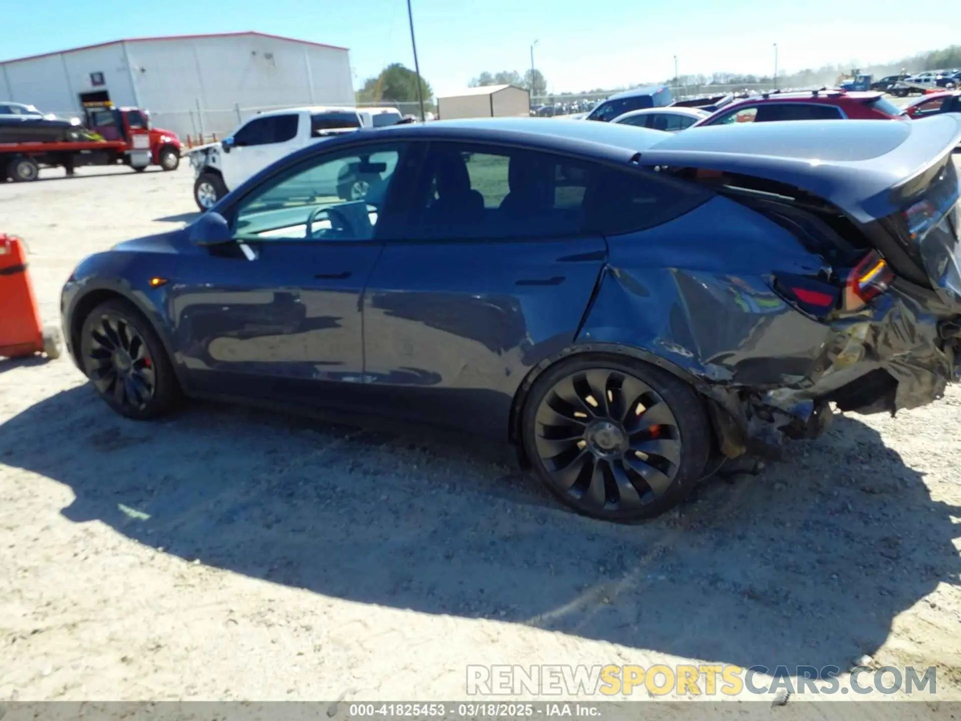 14 Photograph of a damaged car 7SAYGDEF9NF544205 TESLA MODEL Y 2022