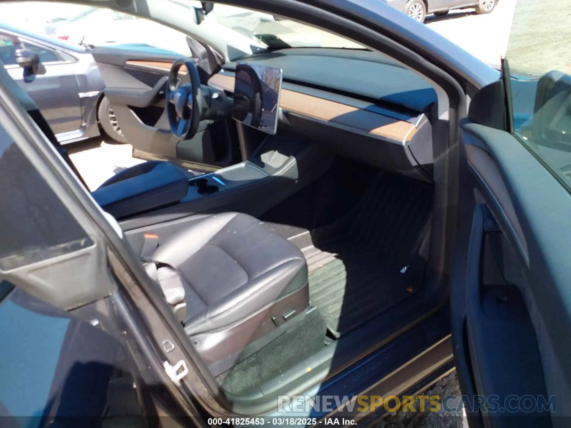 5 Photograph of a damaged car 7SAYGDEF9NF544205 TESLA MODEL Y 2022