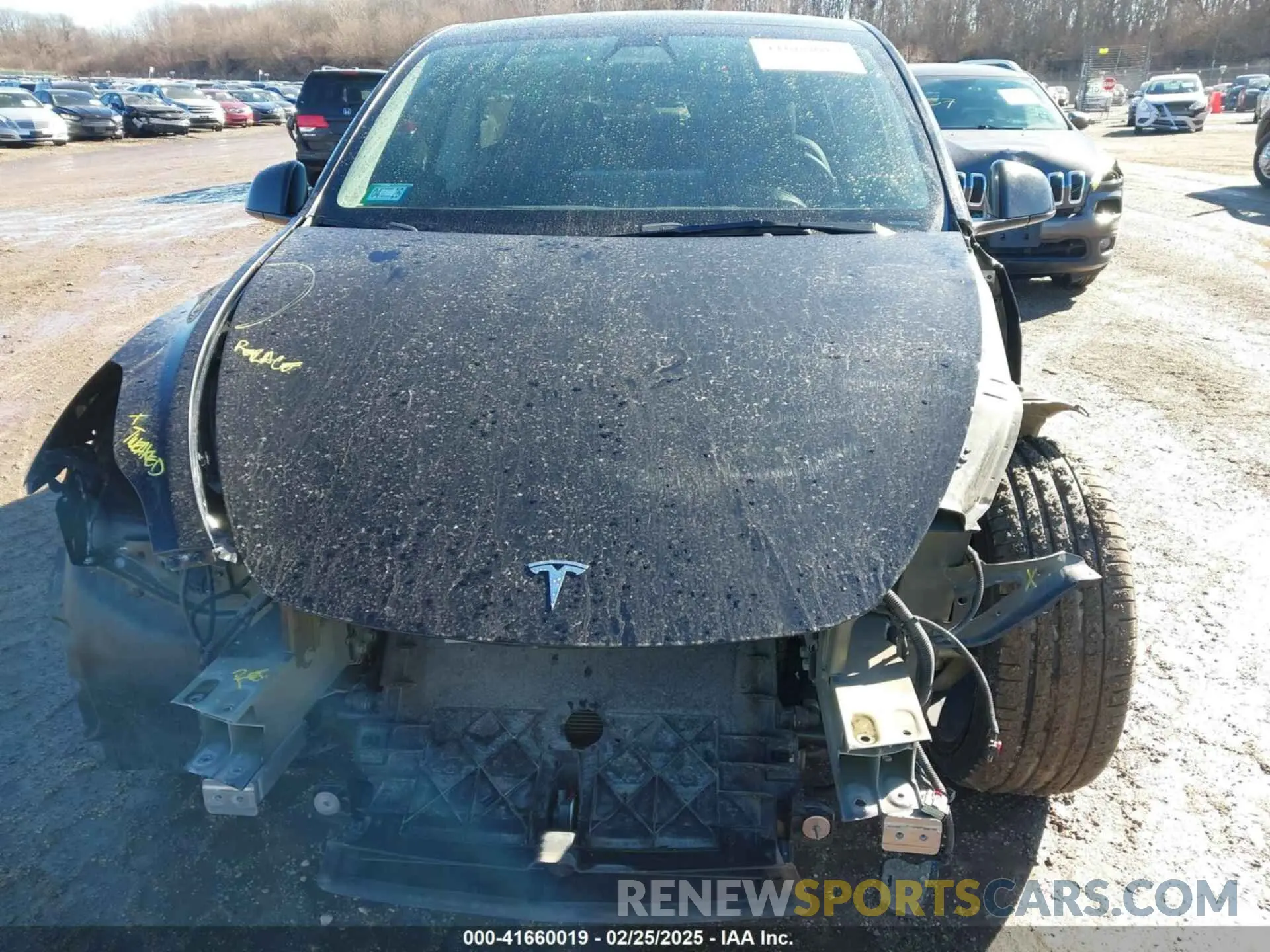 10 Photograph of a damaged car 7SAYGDEFXNF313636 TESLA MODEL Y 2022
