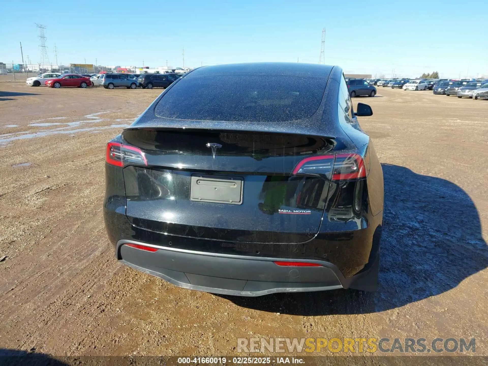 17 Photograph of a damaged car 7SAYGDEFXNF313636 TESLA MODEL Y 2022
