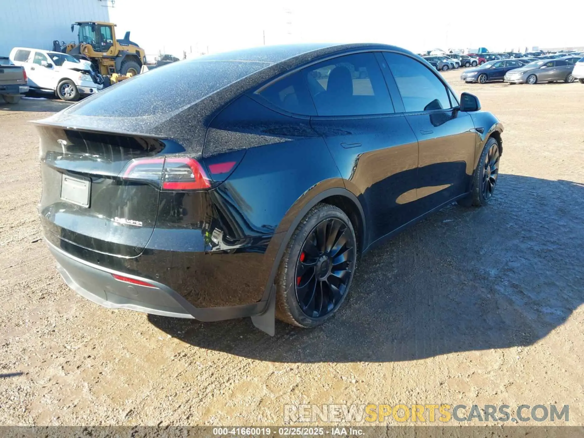 4 Photograph of a damaged car 7SAYGDEFXNF313636 TESLA MODEL Y 2022