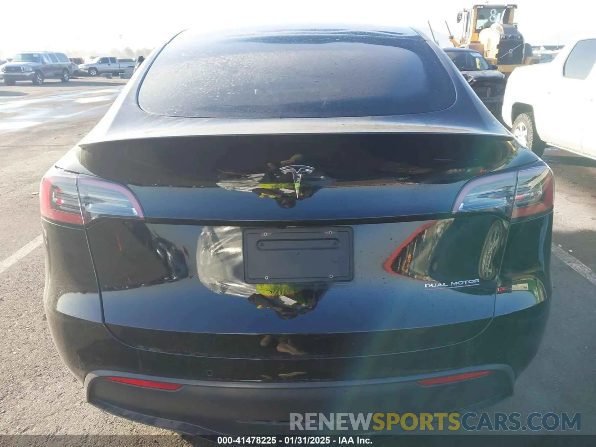16 Photograph of a damaged car 7SAYGDEFXNF319517 TESLA MODEL Y 2022