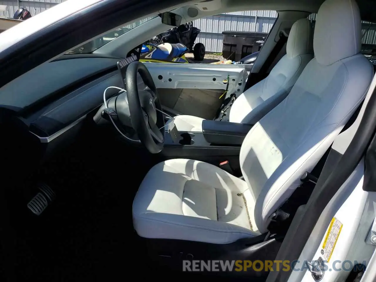 7 Photograph of a damaged car 7SAYGDEFXNF323955 TESLA MODEL Y 2022