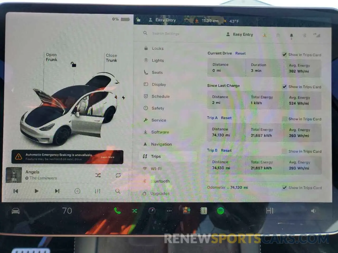 9 Photograph of a damaged car 7SAYGDEFXNF323955 TESLA MODEL Y 2022