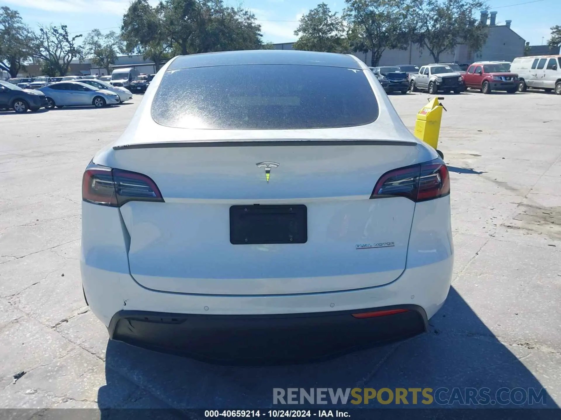 16 Photograph of a damaged car 7SAYGDEFXNF326323 TESLA MODEL Y 2022