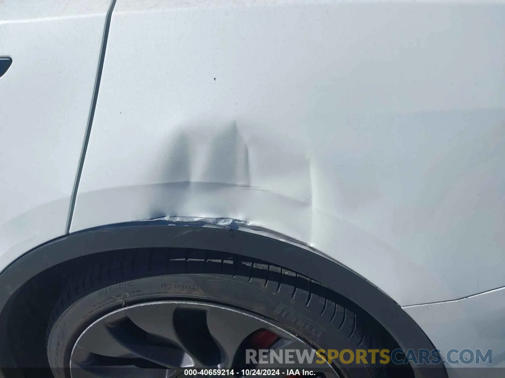 17 Photograph of a damaged car 7SAYGDEFXNF326323 TESLA MODEL Y 2022