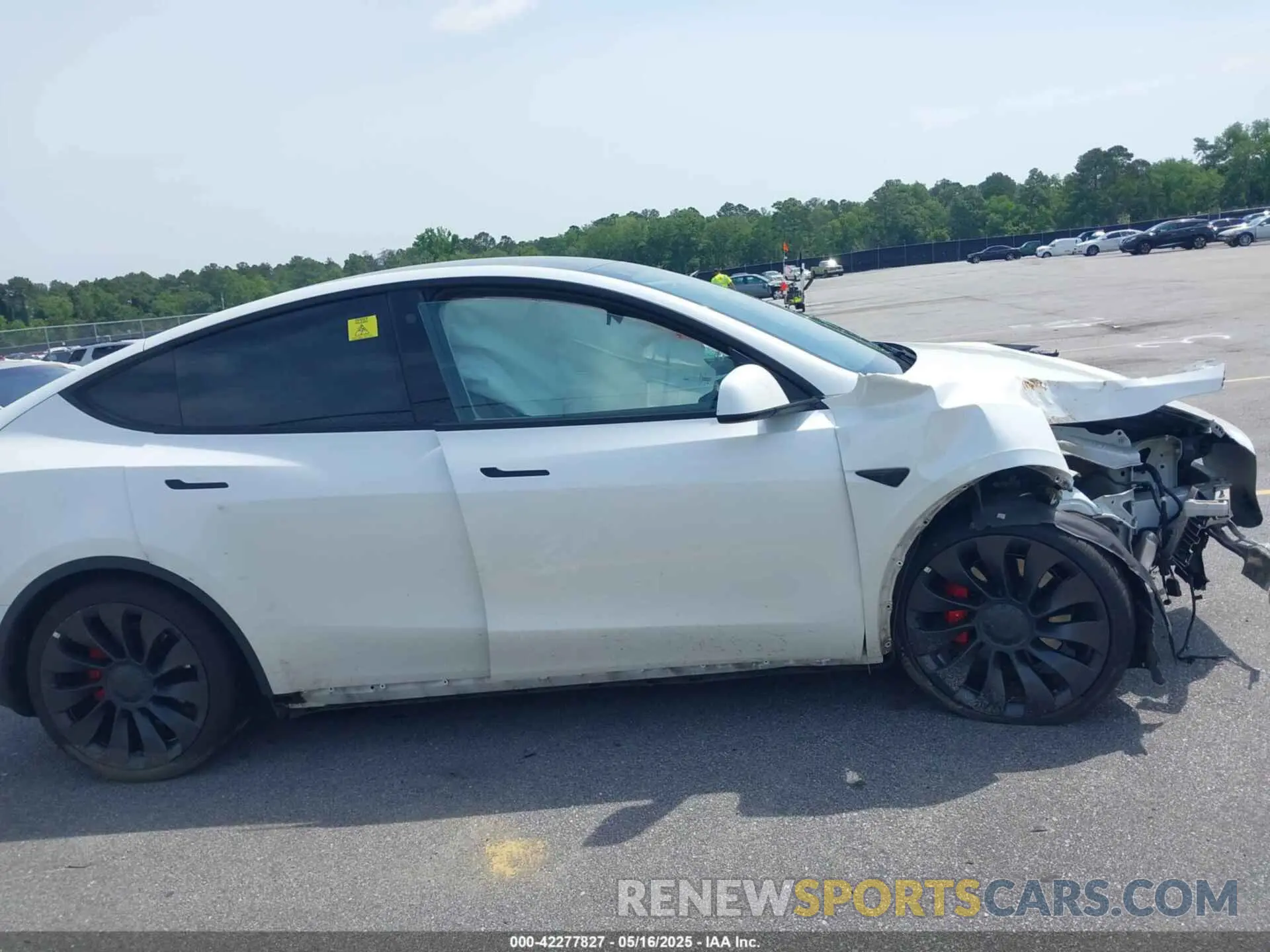 13 Photograph of a damaged car 7SAYGDEFXNF327701 TESLA MODEL Y 2022
